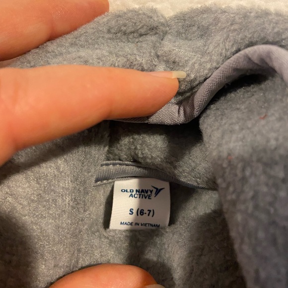 Kids old navy fleece pullover - Picture 2 of 4
